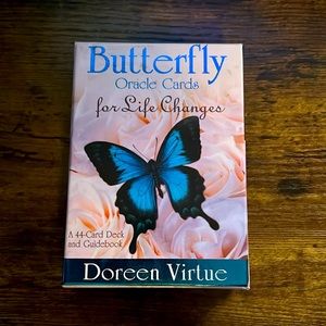 Set of 44 Butterfly oracle cards. Like new condition only used a few times.